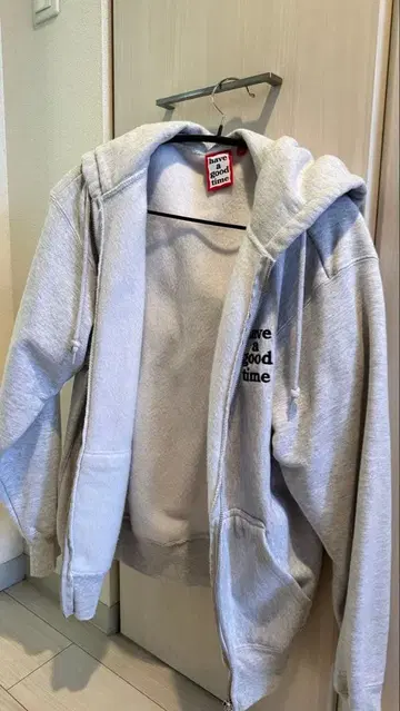 have a good time 그레이 M 후드티