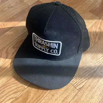 THRASHIN SUPPLY 캡