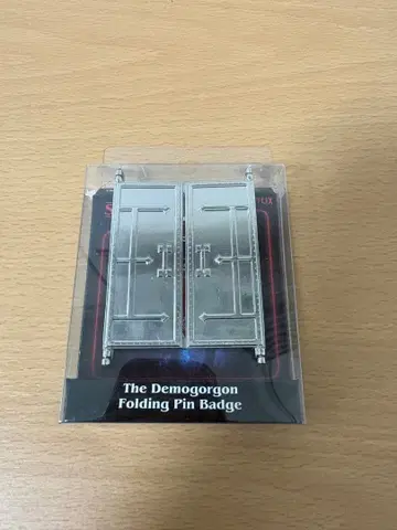 도쿄 코믹콘 한정판 기묘한 이야기 데모고르곤 기믹 부착 핀즈 새상품