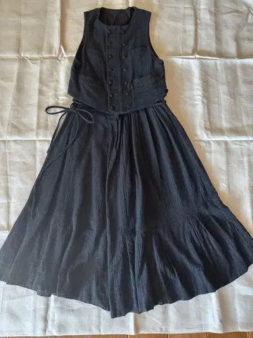 네스트로브 베스트 스커트 셋업