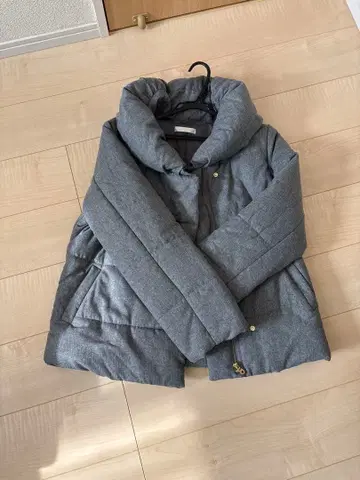 RIVETTA 그레이 다운 자켓 사이즈 M