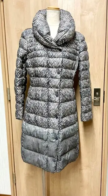 치넬리 스튜디오 롱 다운 코트 컨디션 최상 42