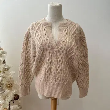 새상품급 슬로브 이에나 스키퍼 케이블 니트