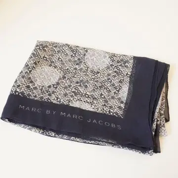 마크 바이 마크제이콥스 실크 스카프