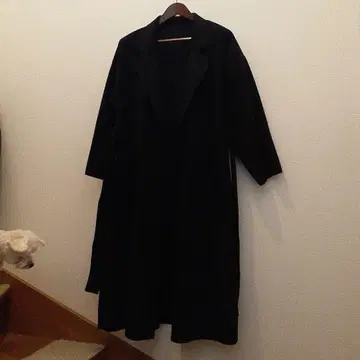 기장 116cm 부드러운 펠트 블랙 롱 코트