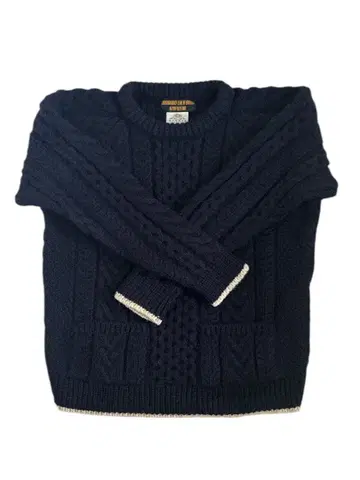 새상품급 스탠다드 캘리포니아 케이블 니트 스웨터