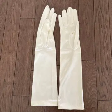 트리트 드레싱 아이보리 새틴 롱 그로브