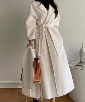 노카라 화이트 롱 코트