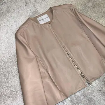 투모로우랜드 핑크 베이지 가죽 자켓 36