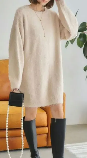 titivate 베이지 샤기 니트 원피스 오버 사이즈