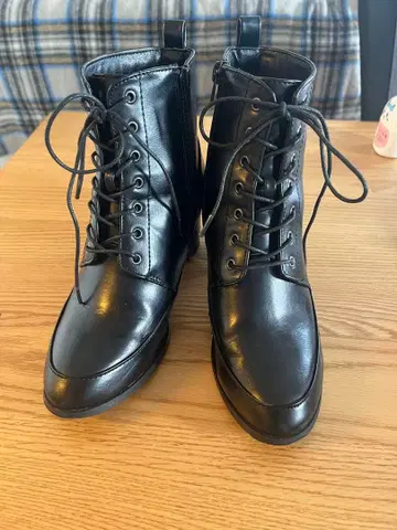 니코앤드 블랙 레이스업 가죽 부츠