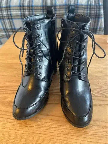 니코앤드 블랙 레이스업 가죽 부츠