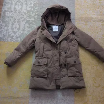 INED 브라운 계열 후드 부착 모즈 코트