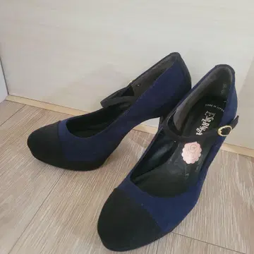 에스페란자 네이비/블랙 스트랩 하이힐