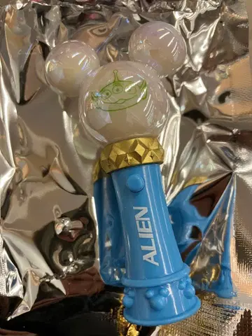 디즈니 스토어 시크릿 응원봉 키체인 리틀 그린맨