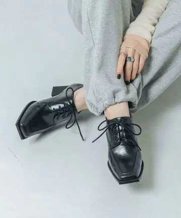 [ 폭신폭신 부드러운 ] 스퀘어 레이스업 슈즈