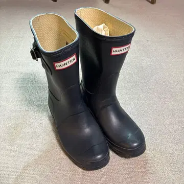 HUNTER 블랙 버클 장화