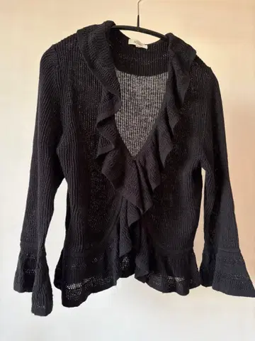 SCAPA 스캐파 블랙 프릴 니트 가디건