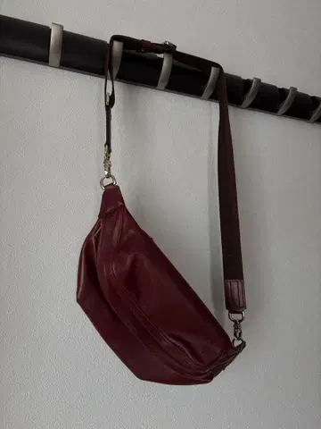 [ 새상품급! aniary (아니아리) 바디백 ]