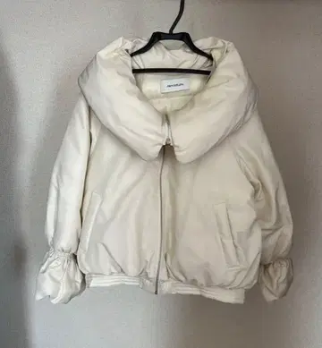 Jancldium 아이보리 볼륨 옷깃 다운 자켓