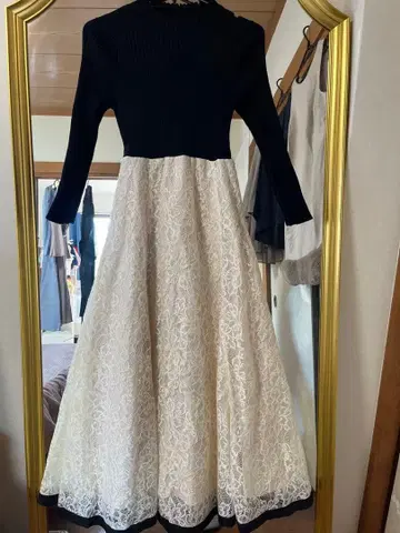 블랙 리브 니트 아이보리 레이스 드레스