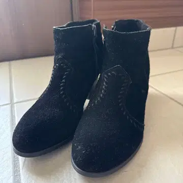 미네통카 스웨이드 레이스업 부츠