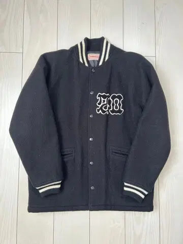 TENDERLOIN 블랙 바시티 자켓