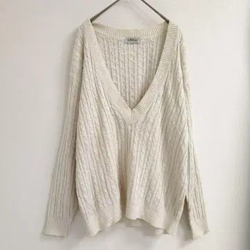 LIBERAL 아이보리 V넥 니트 일본제