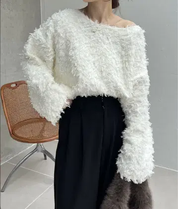 새상품급 카프리슈 레마쥬 프린지 보트넥 풀오버 화이트