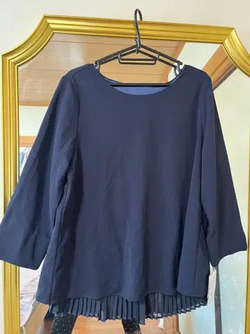 네이비 플리츠 긴팔 상의