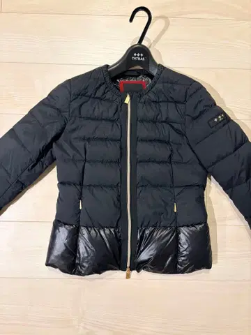 [ 가격 인하 중 선착순 ] TATRAS 블랙 숏 다운 자켓