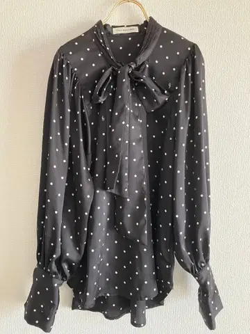 LILY BROWN 도트 블라우스