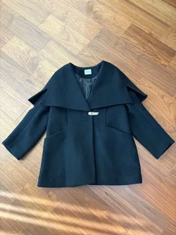 CELFORD 하나에모리 콜라보 케이프 코트