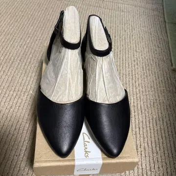 Clarks 블랙 스틸레토 하이힐