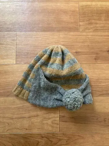 BERNSTOCK SPEIRS 니트 모자 스트라이프 폼폼 포함