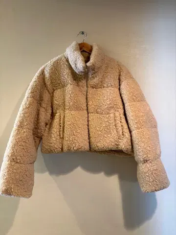 베이지 보아 자켓 숏 기장