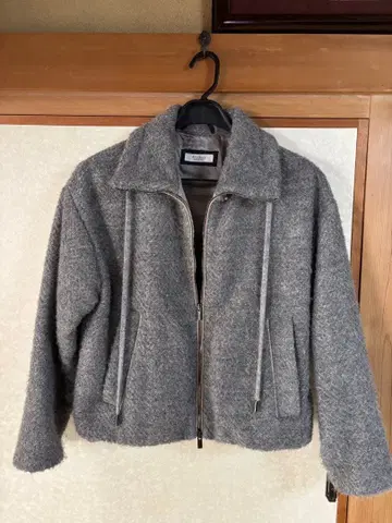 가격 인하했습니다 페세리코 자켓 집업