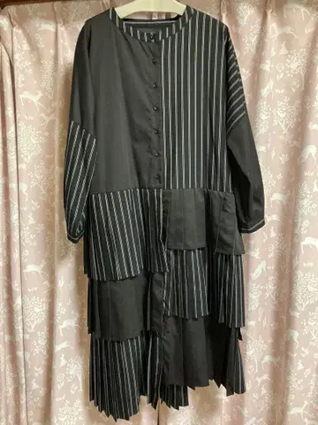 KOhAKU 블랙 스트라이프 원피스