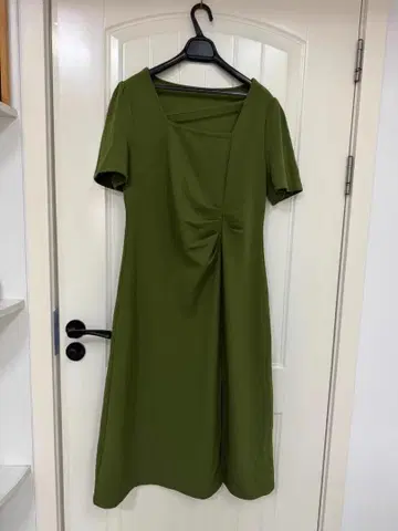 올리브 그린 반팔 롱 원피스