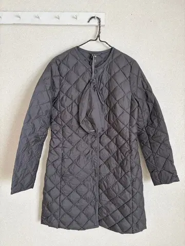 UNIQLO 그레이 울트라 라이트 다운 M