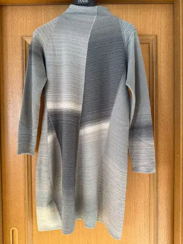 요건 레일 그레이 계열 그라데이션 니트 튜닉