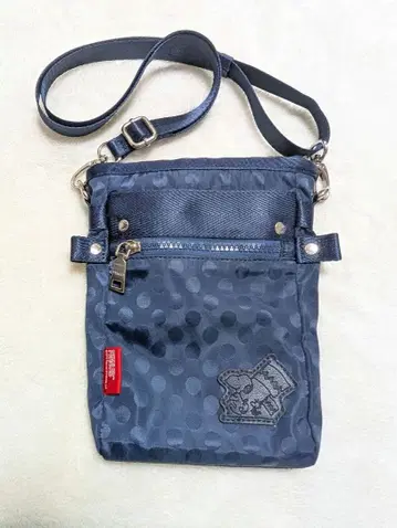 이자크 스누피 도트 무늬 나일론 숄더