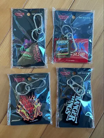 STRANGER THINGS x 3COINS 키링 4종 컴프