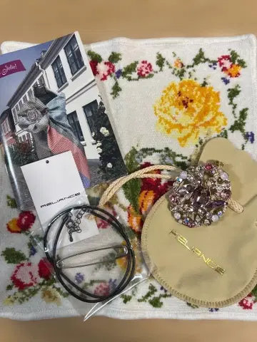 Reliance 스카프, 스톨 클립 펜던트 탑