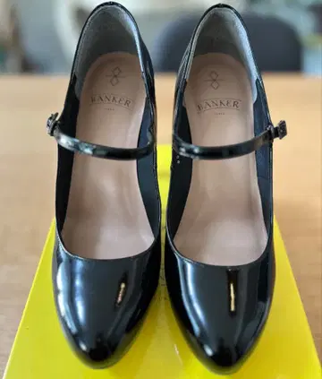 BANKER 블랙 하이힐 펌프스