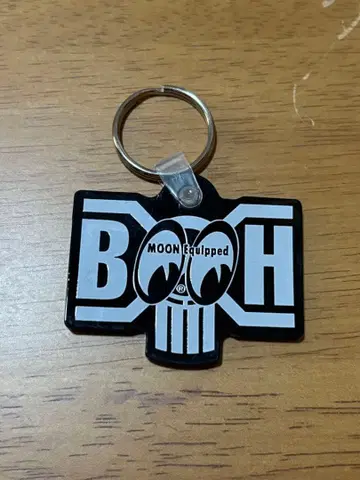 BOUNTY HUNTER x MOON Equipped Key Ring