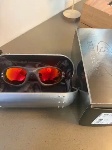 오클리 브레인 데드 스트레이트 재킷 99