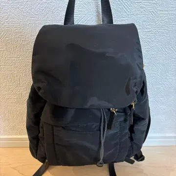 블랙 나일론 플랩 백팩