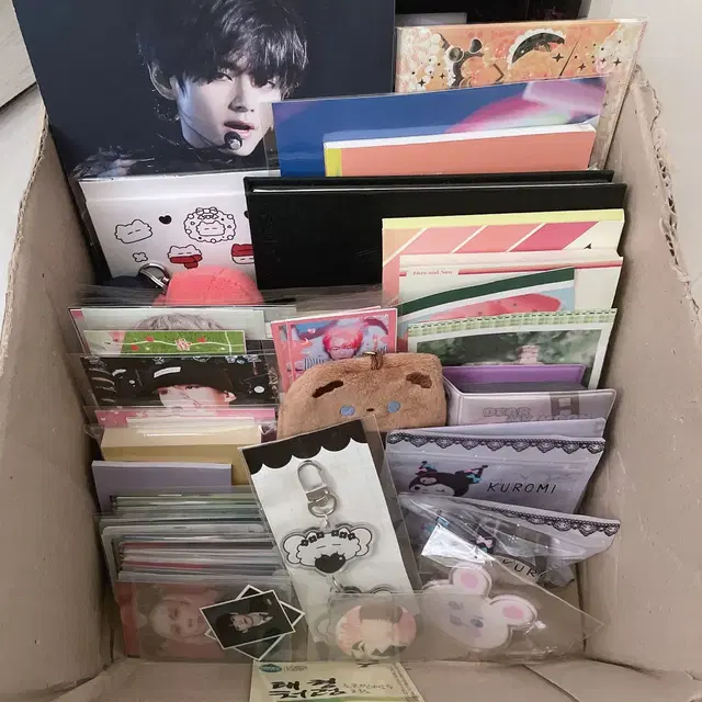 방탄소년단 사진에 나온 굿즈 일괄 판매