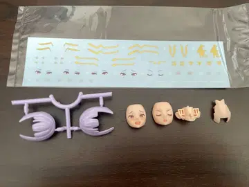 메가미 디바이스 엑소시스트 얼굴 부품, 데칼